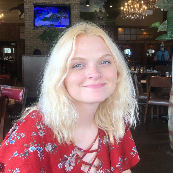 Meet your Posher, Cassidy - Picture 1 of 1